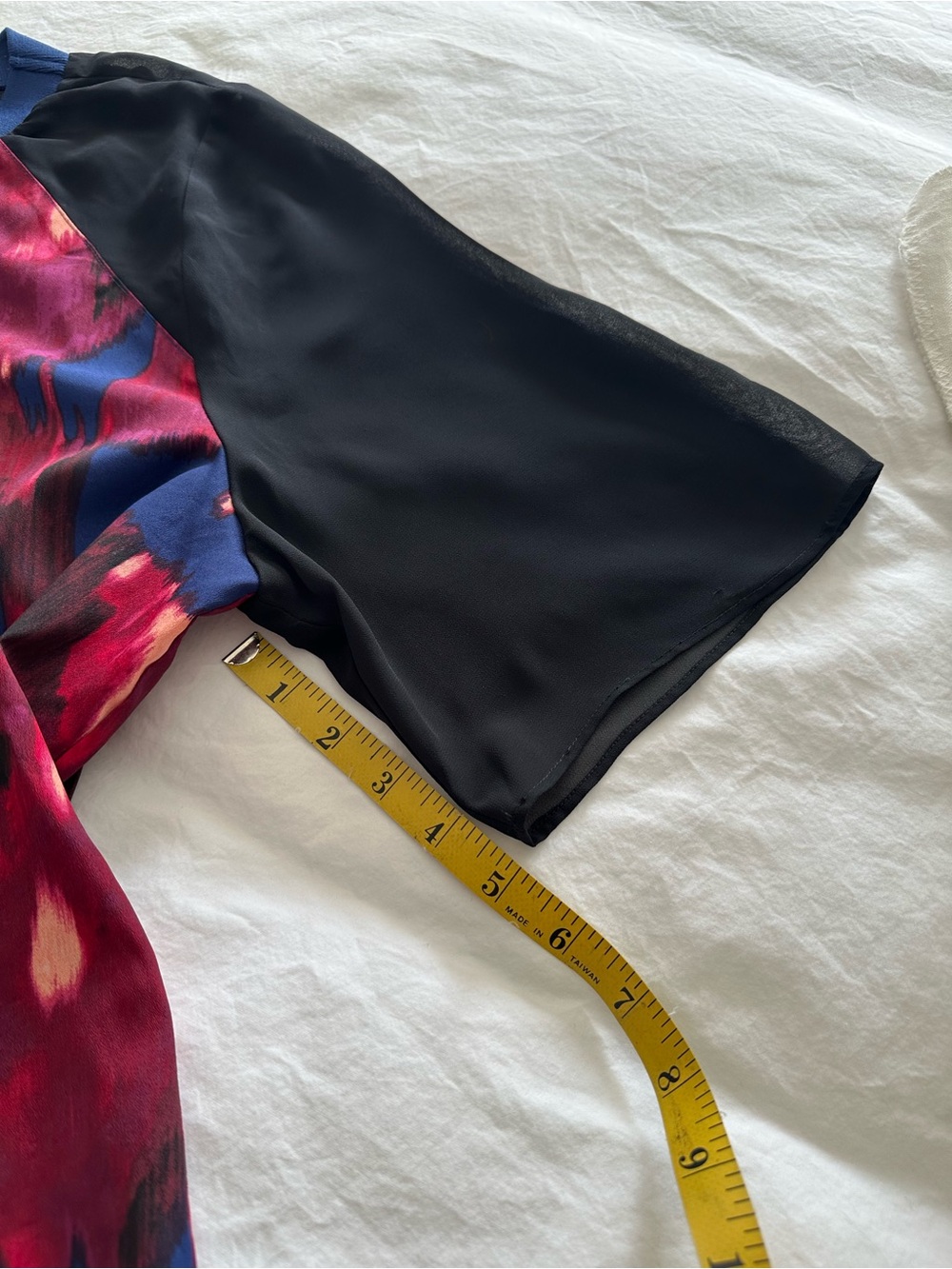 DKNYC Navy Top with Magenta Floral Print and Black Sheer Sleeves, size XL - Picture 11 of 13